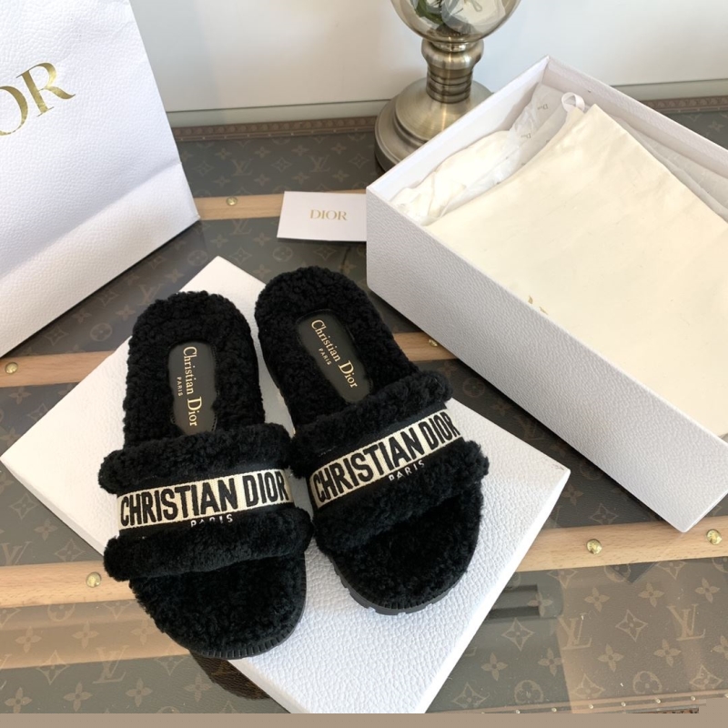 ch**an D*or slippers